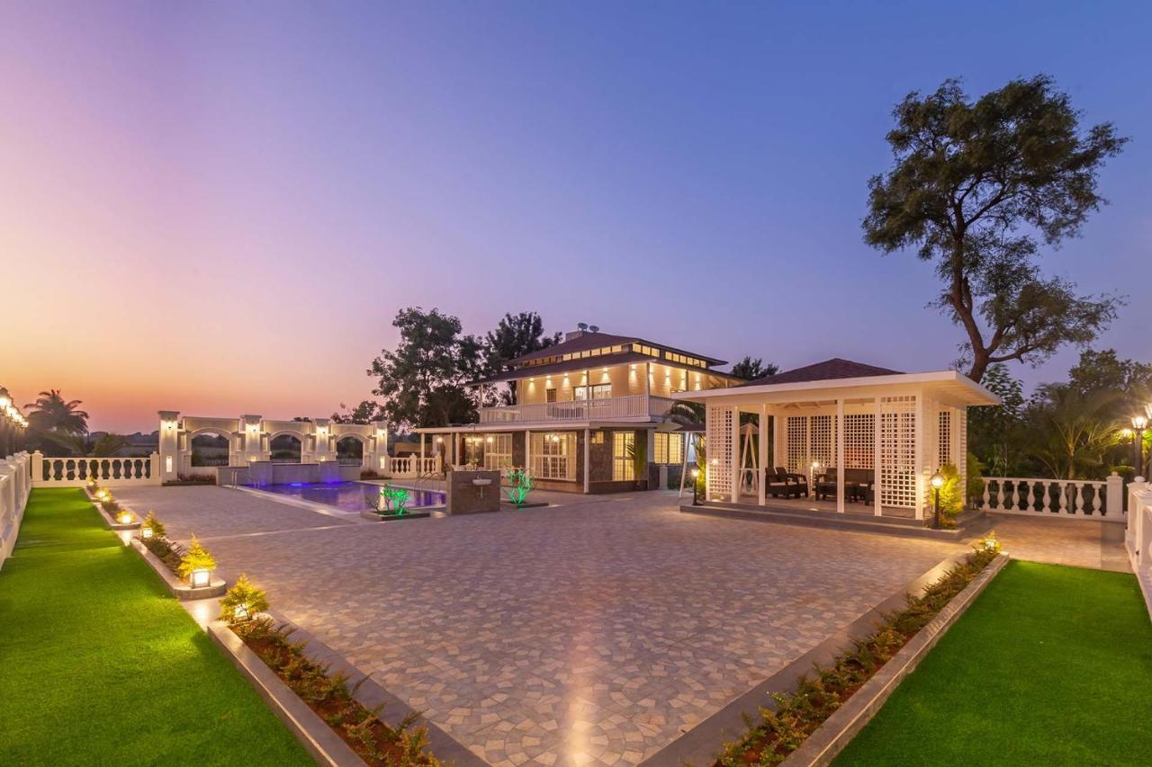 Stayvista'S Lake La Vie - Tranquil Lake-View Villa Amidst Farmland With Pool And Poolside Gazebo - Proximity To Sula Nashik Exterior foto
